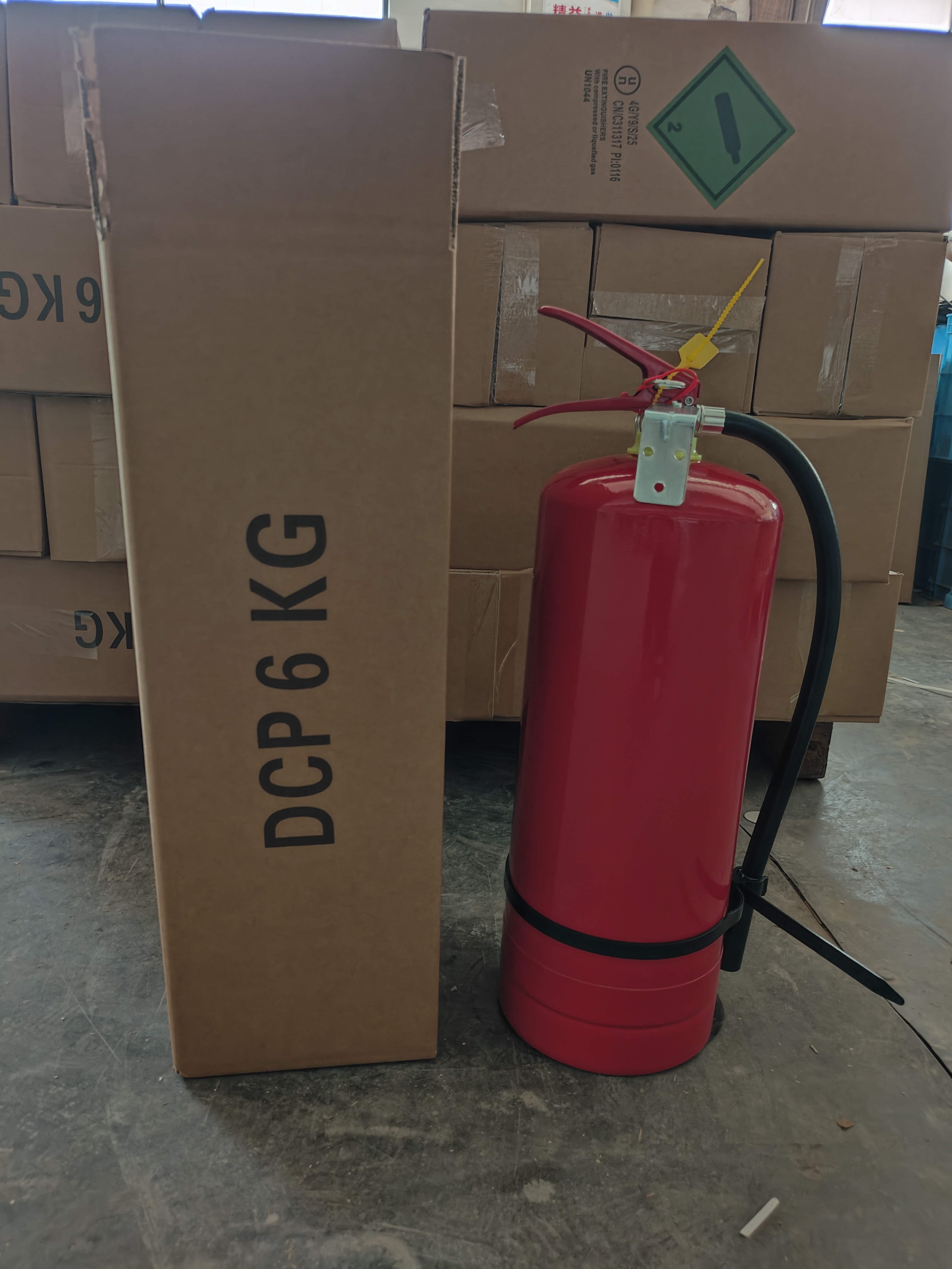 طفاية حريق مسحوق 6 كجم من الخشب مع صمام نحاسي